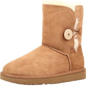 UGG Bailey Button II size 6 EUC